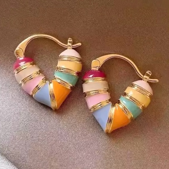 ✨Zara Amou Colorful Heart Stripe Huggie Earrings - Picture 1 of 3